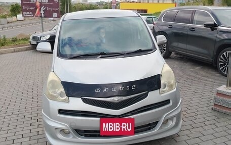 Toyota Ractis I, 2010 год, 650 000 рублей, 7 фотография
