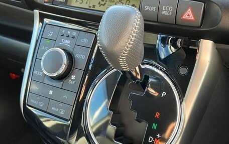 Toyota Wish II, 2017 год, 1 100 000 рублей, 18 фотография