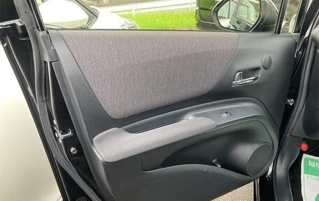 Toyota Sienta II, 2021 год, 1 093 000 рублей, 17 фотография