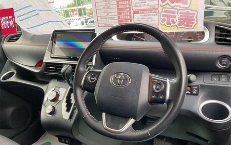 Toyota Sienta II, 2021 год, 1 093 000 рублей, 23 фотография