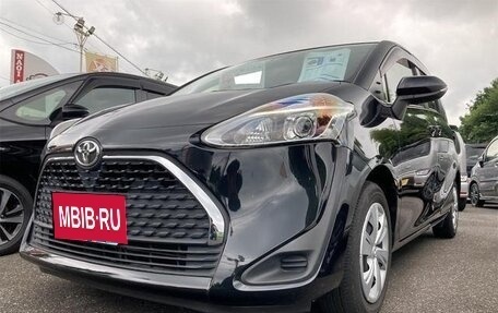 Toyota Sienta II, 2021 год, 1 093 000 рублей, 19 фотография