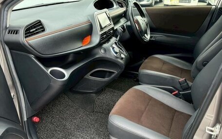 Toyota Sienta II, 2021 год, 1 032 000 рублей, 18 фотография