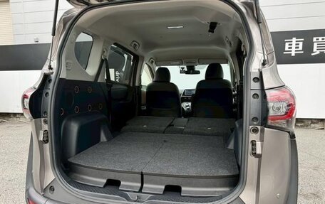 Toyota Sienta II, 2021 год, 1 032 000 рублей, 29 фотография