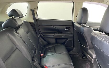 Mitsubishi Outlander III рестайлинг 3, 2013 год, 999 000 рублей, 13 фотография
