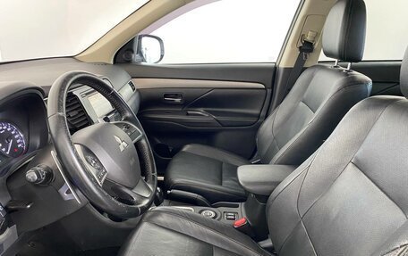 Mitsubishi Outlander III рестайлинг 3, 2013 год, 999 000 рублей, 8 фотография