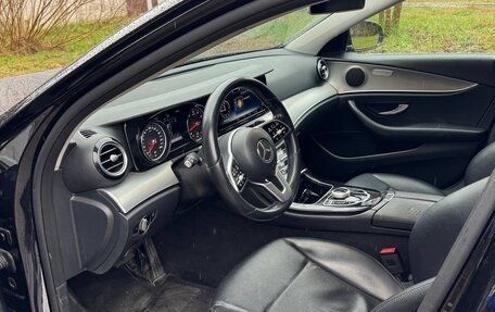 Mercedes-Benz E-Класс, 2018 год, 2 100 000 рублей, 4 фотография