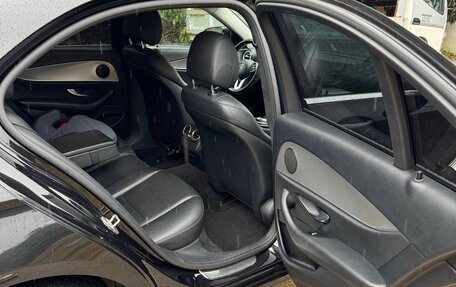 Mercedes-Benz E-Класс, 2018 год, 2 100 000 рублей, 3 фотография
