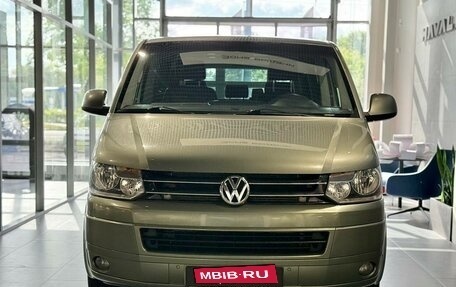 Volkswagen Multivan T5, 2010 год, 1 999 000 рублей, 2 фотография