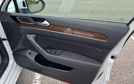 Volkswagen Passat B8 рестайлинг, 2017 год, 1 550 000 рублей, 17 фотография