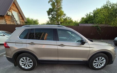 Volkswagen Tiguan II, 2017 год, 2 300 000 рублей, 3 фотография