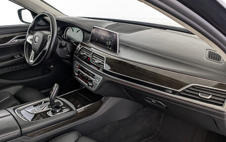 BMW 7 серия, 2018 год, 4 980 000 рублей, 13 фотография