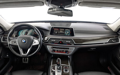 BMW 7 серия, 2018 год, 4 980 000 рублей, 14 фотография