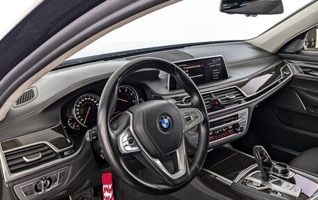 BMW 7 серия, 2018 год, 4 980 000 рублей, 15 фотография