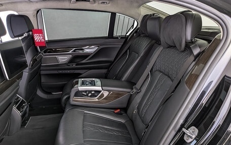 BMW 7 серия, 2018 год, 4 980 000 рублей, 18 фотография