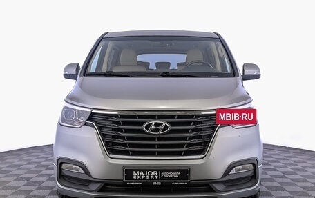 Hyundai H-1 II рестайлинг, 2021 год, 3 750 000 рублей, 2 фотография