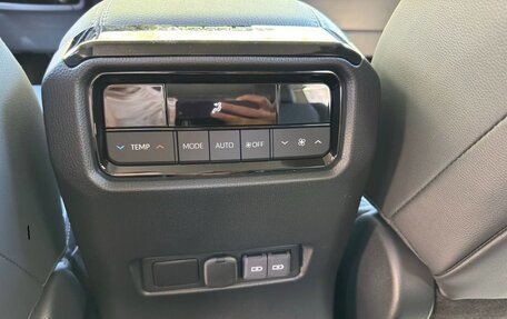 Toyota Land Cruiser Prado, 2024 год, 6 100 000 рублей, 8 фотография