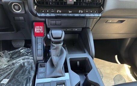 Toyota Land Cruiser Prado, 2024 год, 6 100 000 рублей, 10 фотография