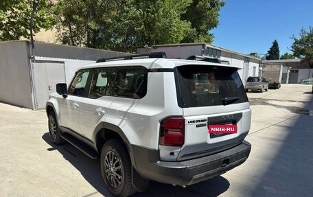 Toyota Land Cruiser Prado, 2024 год, 6 100 000 рублей, 3 фотография