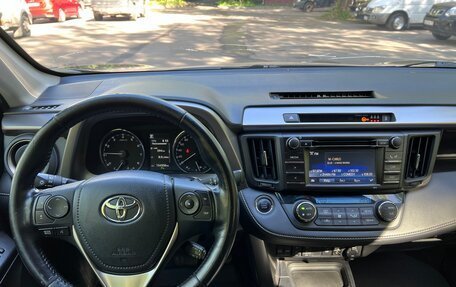 Toyota RAV4, 2016 год, 2 000 000 рублей, 2 фотография