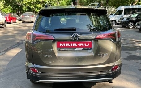 Toyota RAV4, 2016 год, 2 000 000 рублей, 10 фотография