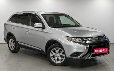 Mitsubishi Outlander III рестайлинг 3, 2019 год, 2 390 000 рублей, 3 фотография