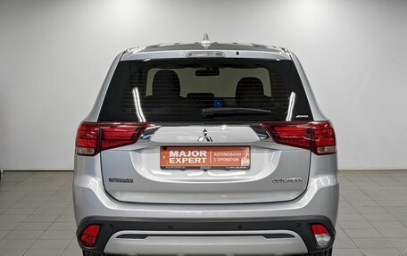Mitsubishi Outlander III рестайлинг 3, 2019 год, 2 390 000 рублей, 6 фотография