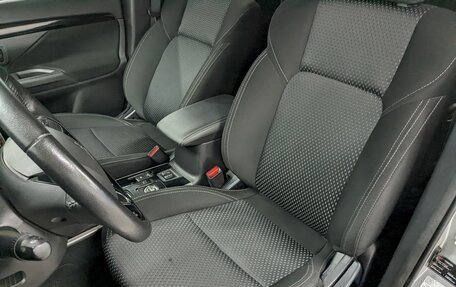 Mitsubishi Outlander III рестайлинг 3, 2019 год, 2 390 000 рублей, 14 фотография