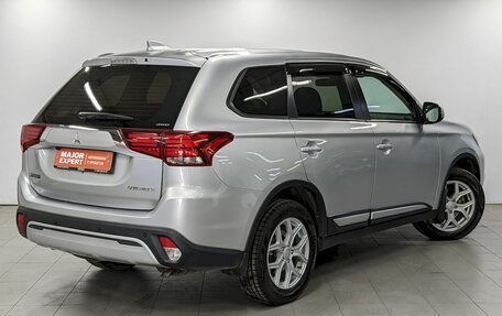 Mitsubishi Outlander III рестайлинг 3, 2019 год, 2 390 000 рублей, 5 фотография