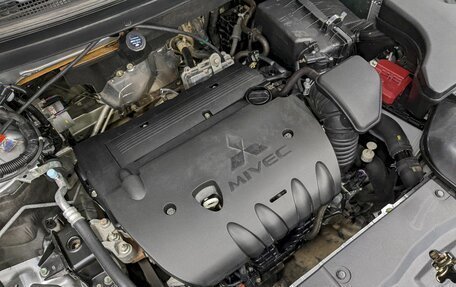 Mitsubishi Outlander III рестайлинг 3, 2019 год, 2 390 000 рублей, 9 фотография