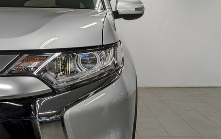 Mitsubishi Outlander III рестайлинг 3, 2019 год, 2 390 000 рублей, 16 фотография