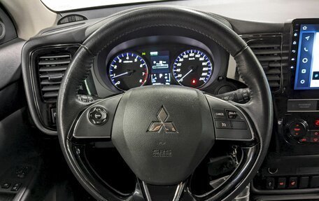 Mitsubishi Outlander III рестайлинг 3, 2019 год, 2 390 000 рублей, 24 фотография