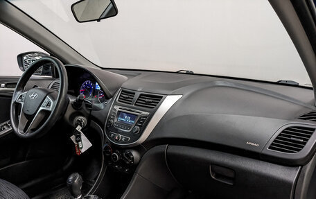 Hyundai Solaris II рестайлинг, 2015 год, 890 000 рублей, 13 фотография