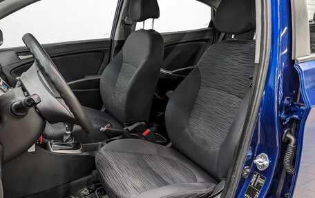 Hyundai Solaris II рестайлинг, 2015 год, 890 000 рублей, 20 фотография