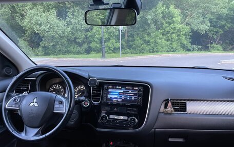 Mitsubishi Outlander III рестайлинг 3, 2013 год, 1 240 000 рублей, 9 фотография