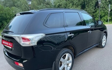 Mitsubishi Outlander III рестайлинг 3, 2013 год, 1 240 000 рублей, 6 фотография