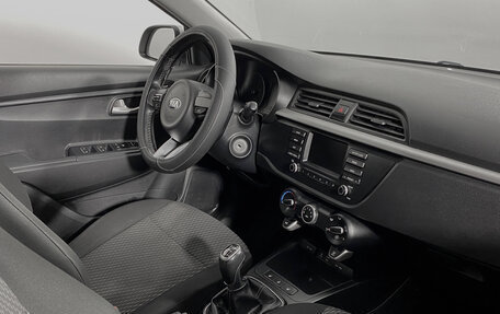 KIA Rio IV, 2018 год, 1 065 000 рублей, 10 фотография