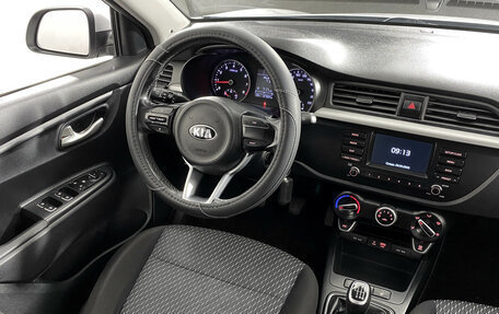 KIA Rio IV, 2018 год, 1 065 000 рублей, 12 фотография