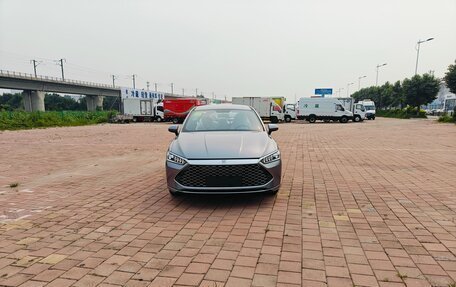 BYD Qin, 2024 год, 1 900 000 рублей, 4 фотография