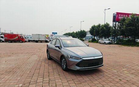 BYD Qin, 2024 год, 1 900 000 рублей, 5 фотография