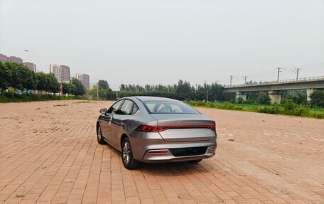 BYD Qin, 2024 год, 1 900 000 рублей, 2 фотография