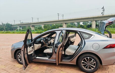 BYD Qin, 2024 год, 1 900 000 рублей, 13 фотография