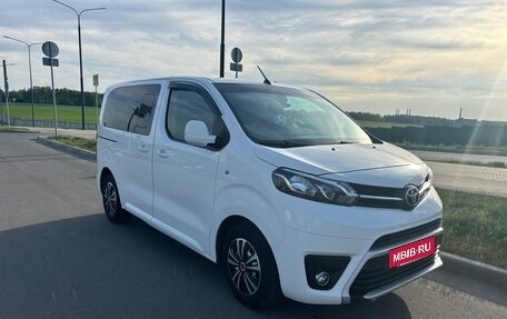 Toyota ProAce II, 2017 год, 2 200 000 рублей, 2 фотография