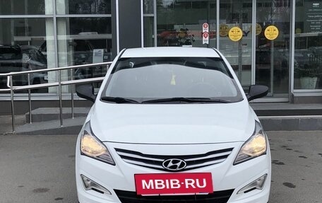 Hyundai Solaris II рестайлинг, 2014 год, 860 000 рублей, 2 фотография