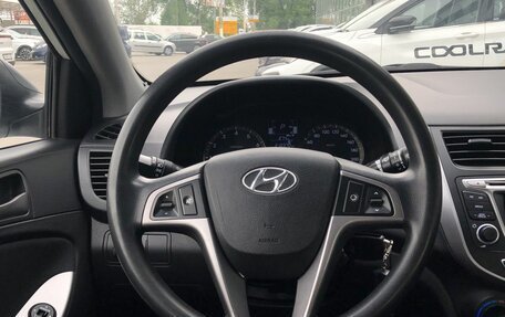 Hyundai Solaris II рестайлинг, 2014 год, 860 000 рублей, 12 фотография