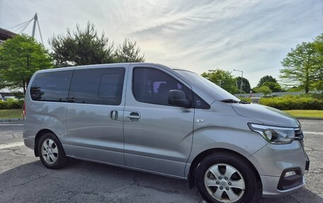 Hyundai Grand Starex Grand Starex I рестайлинг 2, 2021 год, 2 020 013 рублей, 6 фотография