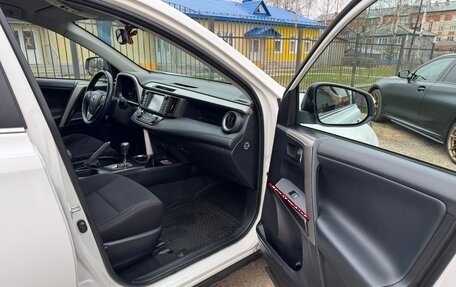 Toyota RAV4, 2018 год, 2 800 000 рублей, 8 фотография