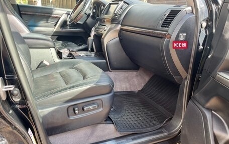 Toyota Land Cruiser 200, 2010 год, 3 550 000 рублей, 5 фотография