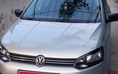 Volkswagen Polo VI (EU Market), 2013 год, 750 000 рублей, 1 фотография