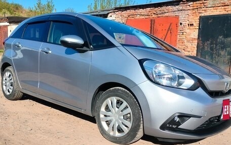 Honda Fit, 2020 год, 1 350 000 рублей, 3 фотография