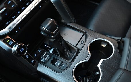 Toyota Land Cruiser, 2021 год, 9 990 000 рублей, 17 фотография